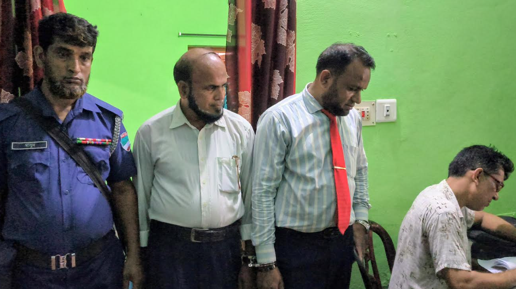 আলমডাঙ্গায় ভুয়া ডাক্তারসহ তিনজনের জেল