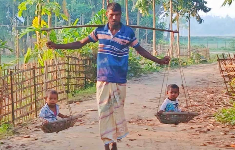 বাঁশের দোলায় দোলে শৈশব, মেঠোপথে ওড়ে স্বপ্ন